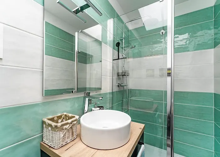 Maison 2e Ligne Accès Privé 50m *